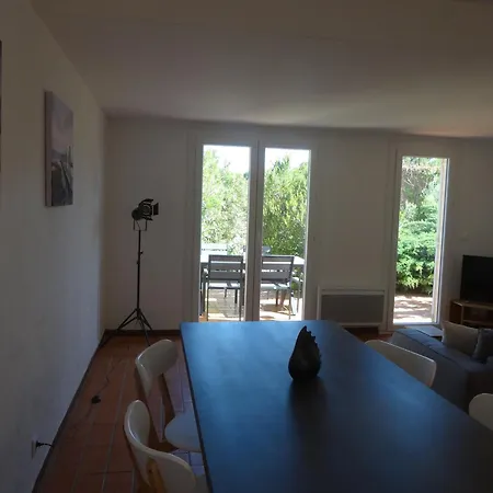 Holiday home Maison 3 Avec Terrasses, Jardinet, Climatisation Et Wifi, Proche Port Et A - Fr-1-784-9
